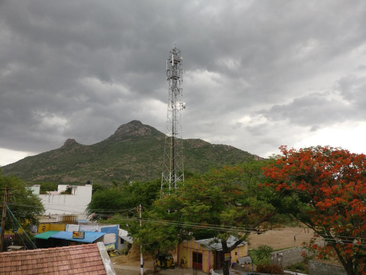 Selvalakshmi Restaurant And Lodge Tiruvannamalai Exterior photo