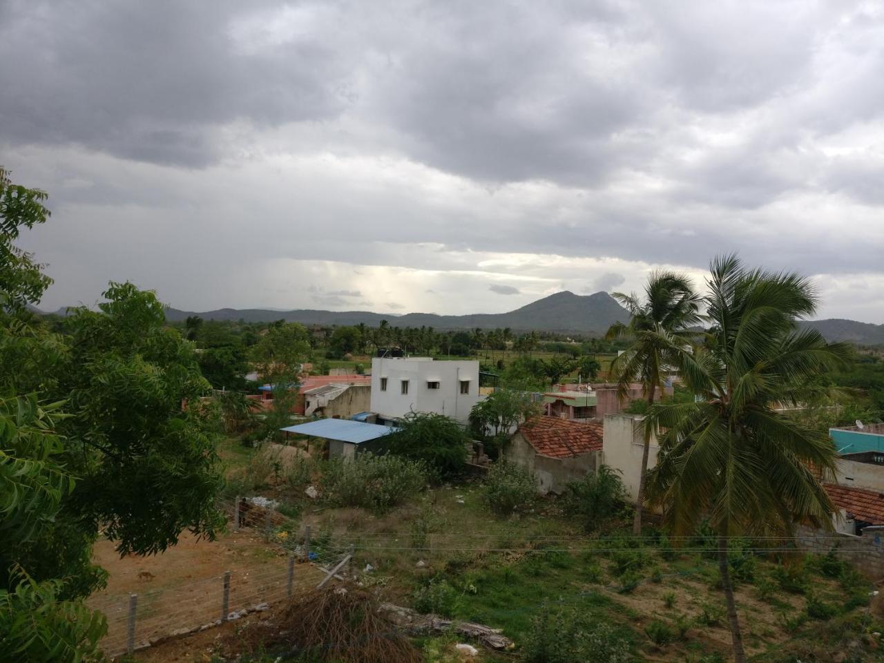 Selvalakshmi Restaurant And Lodge Tiruvannamalai Exterior photo